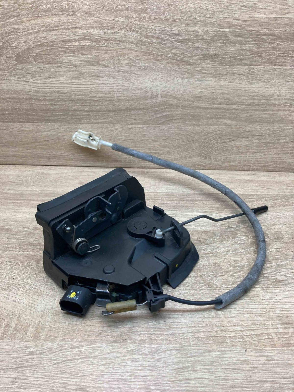 8402602 0H0235  Rear door lock BMW X5 E53