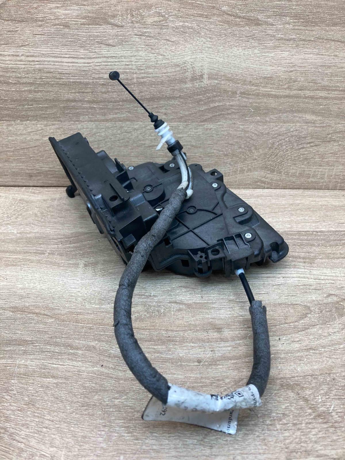 7281934 182838 10  Front door lock BMW 2 F46