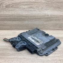 8200051608 281011529  Engine control unit/module ECU Renault Trafic II (X83)