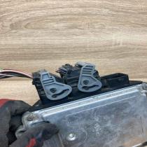 8200051608 281011529  Engine control unit/module ECU Renault Trafic II (X83)