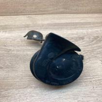 3C0951221 4D0971992 With Plug Horn signal Volkswagen PASSAT B6