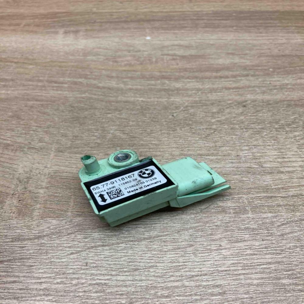 9118167 5WK43865  Airbag deployment crash/impact sensor BMW 5 E60 E61