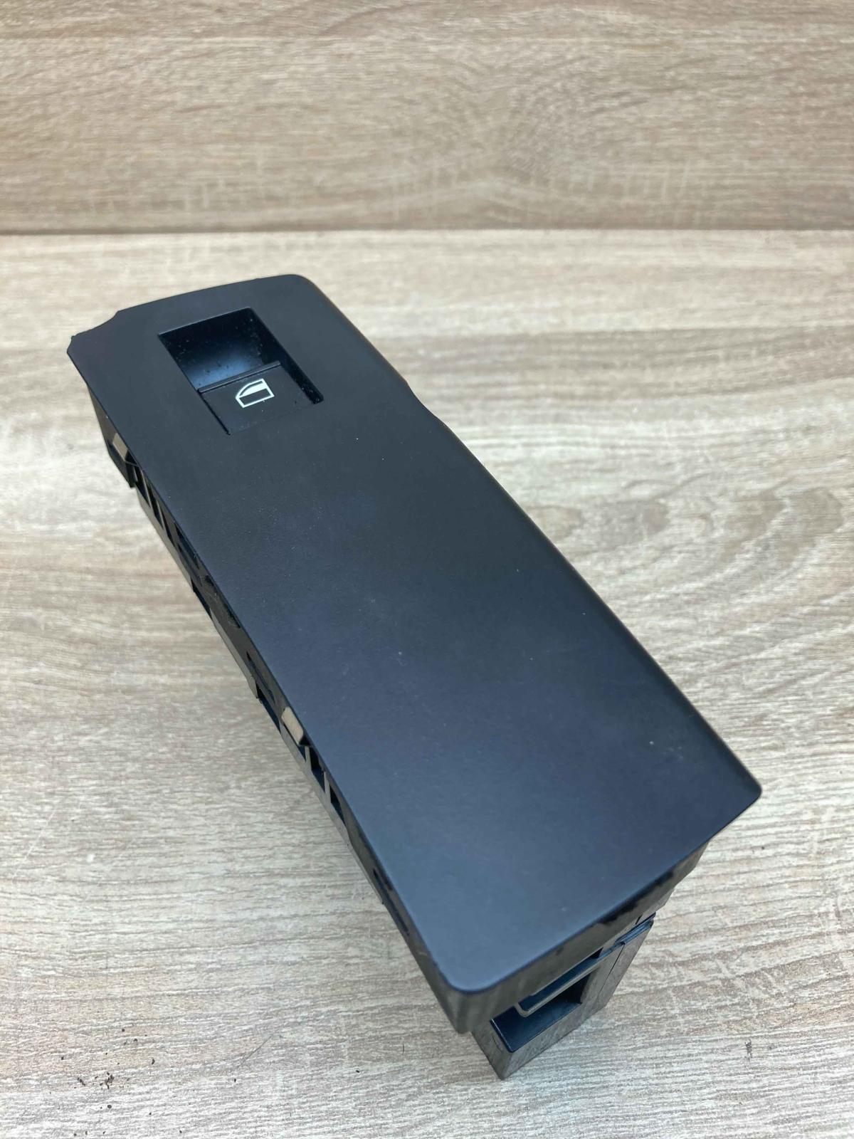 6952800   Electric window control switch BMW X5 E53