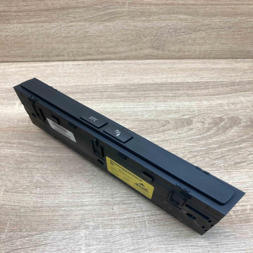 6985748 13580660  Parking (PDC) sensor switch BMW 5 E60 E61