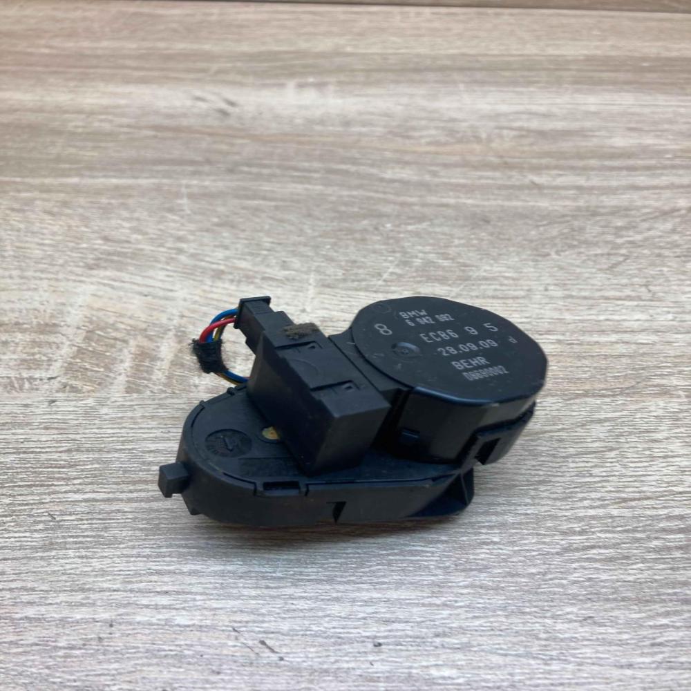 6942992 ECB695  Air flap motor/actuator BMW 5 E60 E61