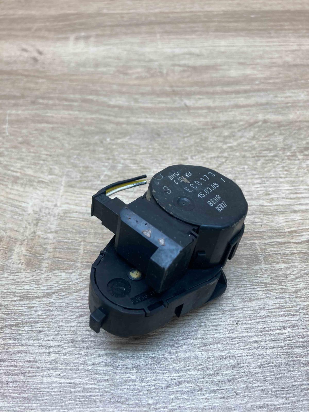 6934824 ECB173  Air flap motor/actuator BMW 3 E46