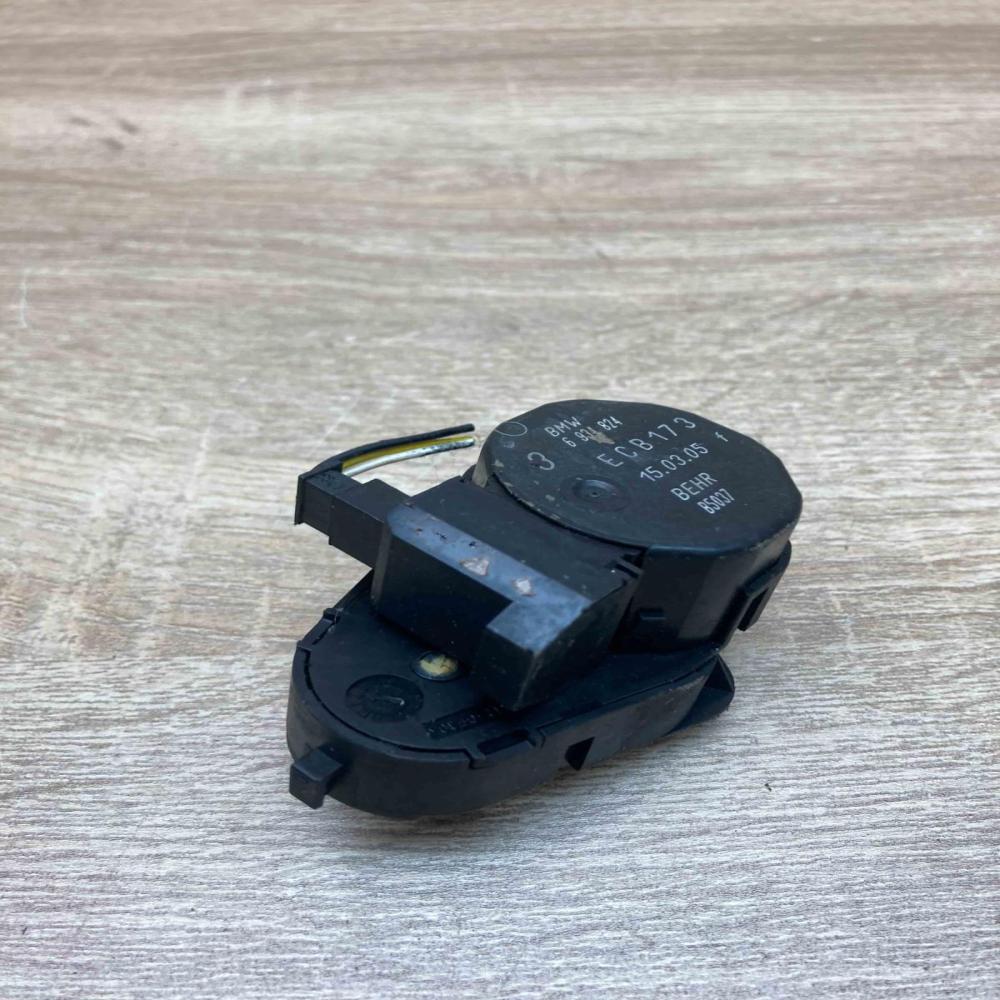 6934824 ECB173  Air flap motor/actuator BMW 3 E46