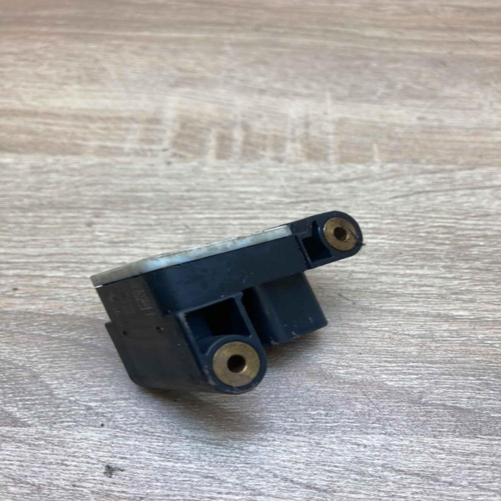 6911003 0285003900  Airbag deployment crash/impact sensor BMW X1 E84