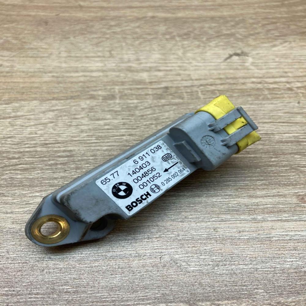 6911038 0285002064  Airbag deployment crash/impact sensor BMW X5 E53