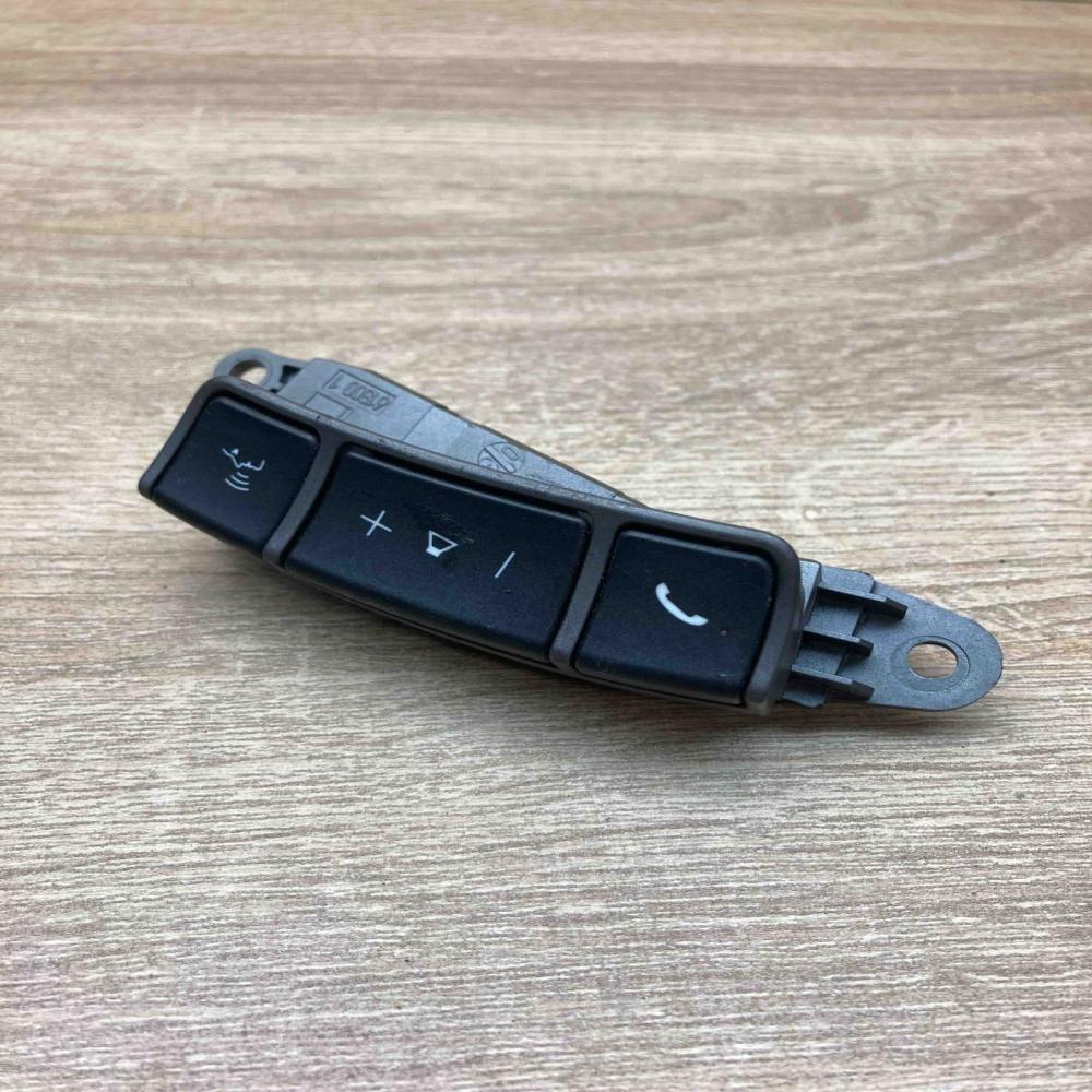 6911585 03746700  Steering wheel buttons/switches BMW 7 E65 E66