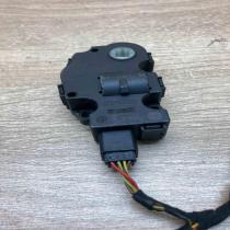 CZ113900 0711 12042007b With Plug Air flap motor/actuator BMW 3 E90 E91