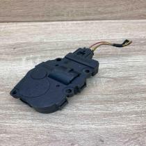 CZ113930 0710 260725005b With Plug Air flap motor/actuator BMW 1 E81 E87