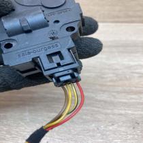 CZ113930 0710 260725005b With Plug Air flap motor/actuator BMW 1 E81 E87