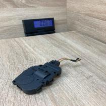 CZ113930 0710 260725005b With Plug Air flap motor/actuator BMW 1 E81 E87