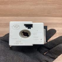 1387414   Clock BMW 3 E36