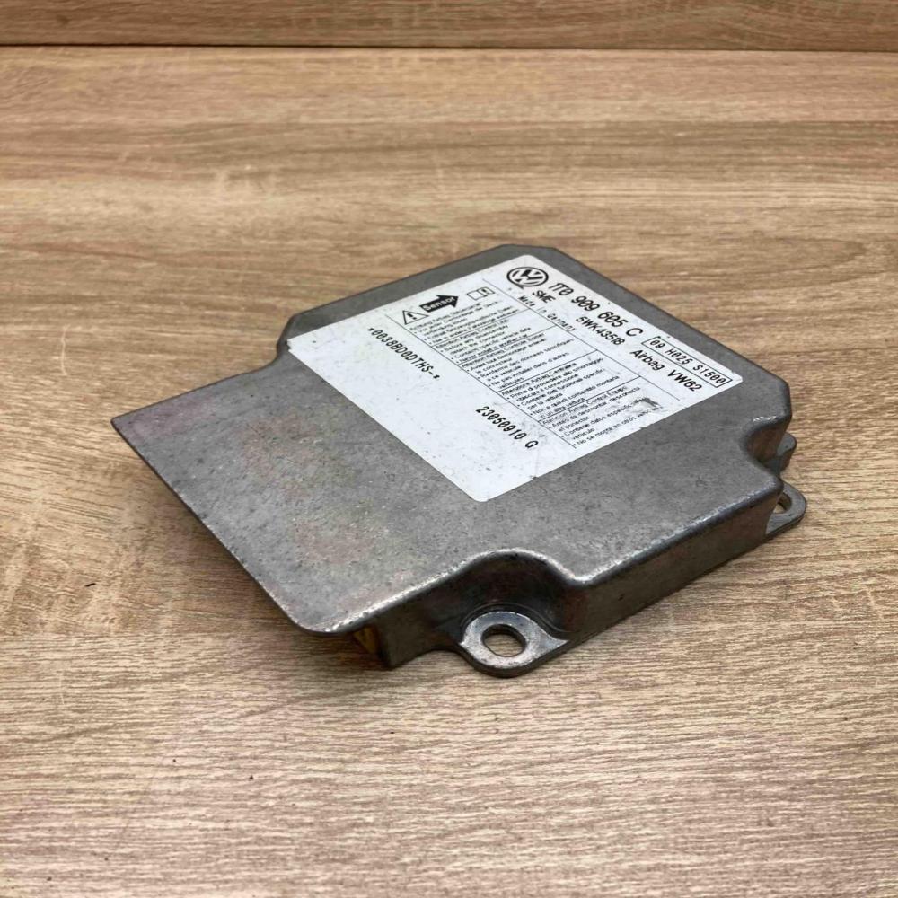 1T0909605C   Airbag control unit/module Volkswagen Touran I