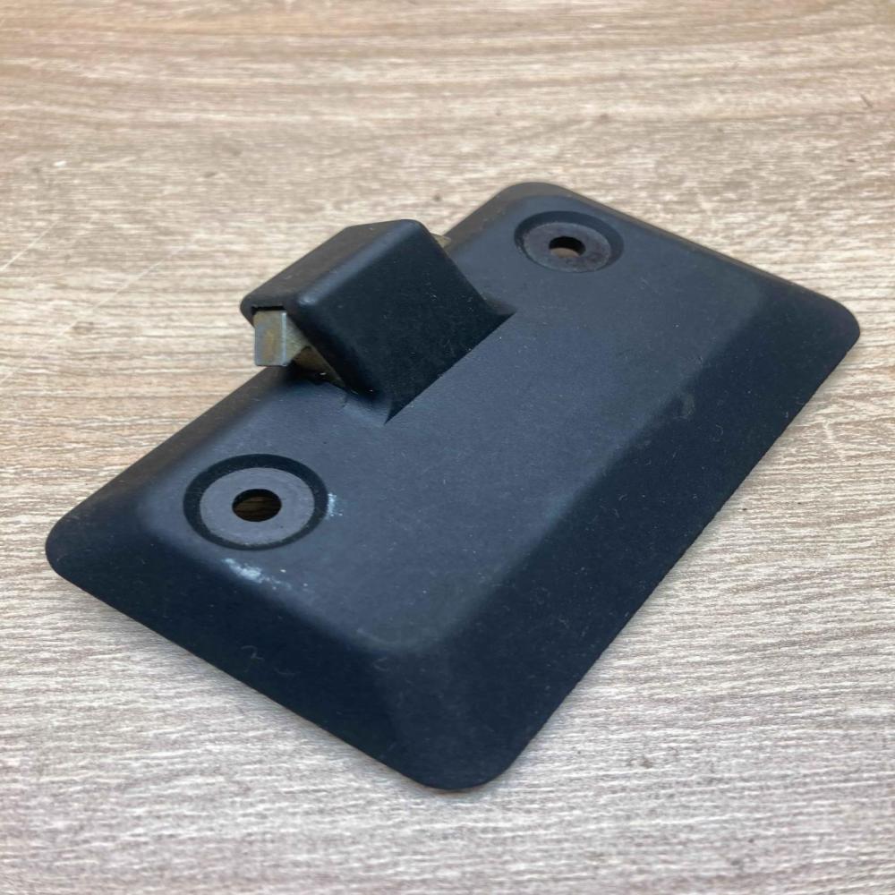 PA6GF15   Glove box lock BMW 5 E60 E61