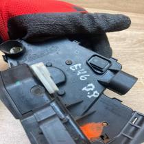 242FTR  Front RH Front door lock BMW 3 E46