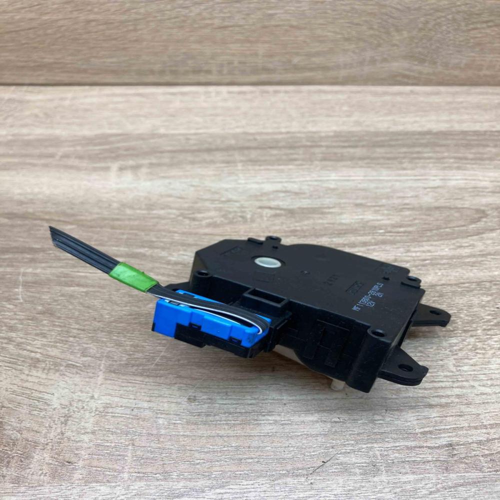 113800 2810  With Plug Air flap motor/actuator Toyota Verso
