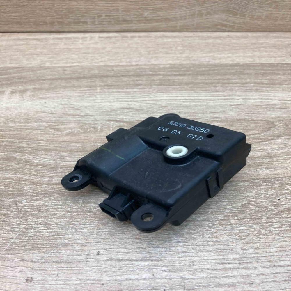 3J010 30850 080307D  Air flap motor/actuator Nissan X-Trail T30