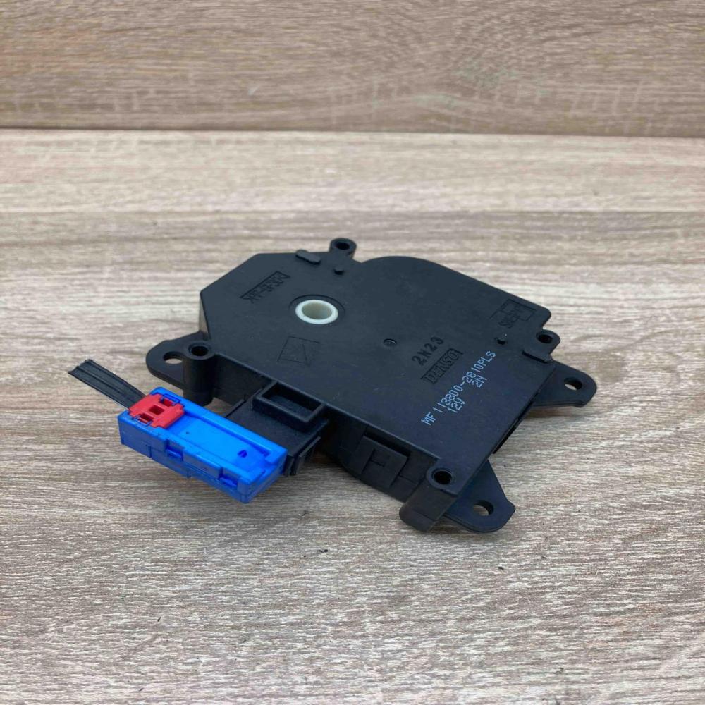 113800 2810  With Plug Air flap motor/actuator Toyota Verso