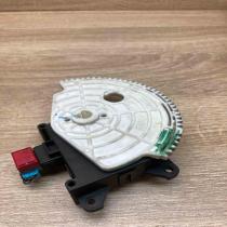 113800 2800  With Plug Air flap motor/actuator Toyota Verso