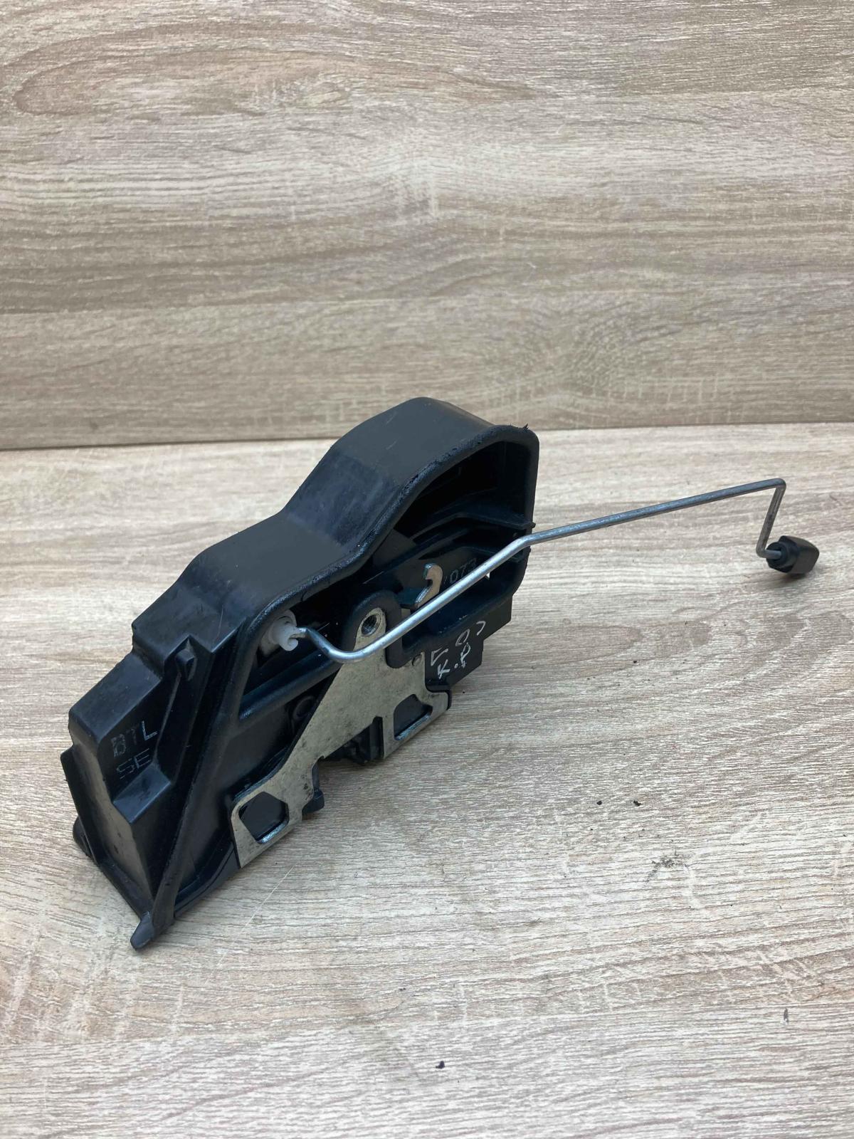 7167073   Front door lock BMW X3 E83