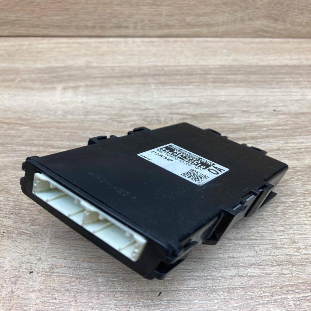 89690 05010 MB102850 0050 0A Power management control unit Toyota Avensis T270