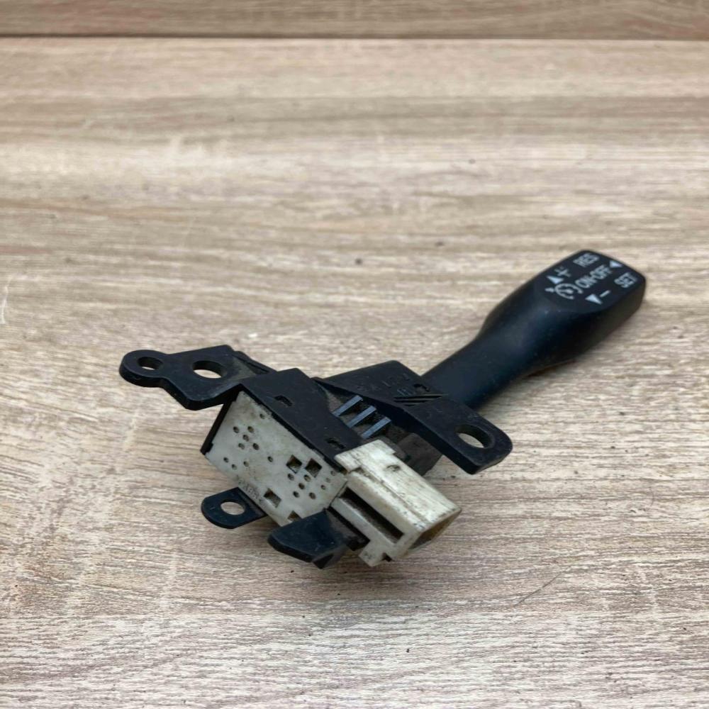 18A174   Cruise control stalk Toyota Verso
