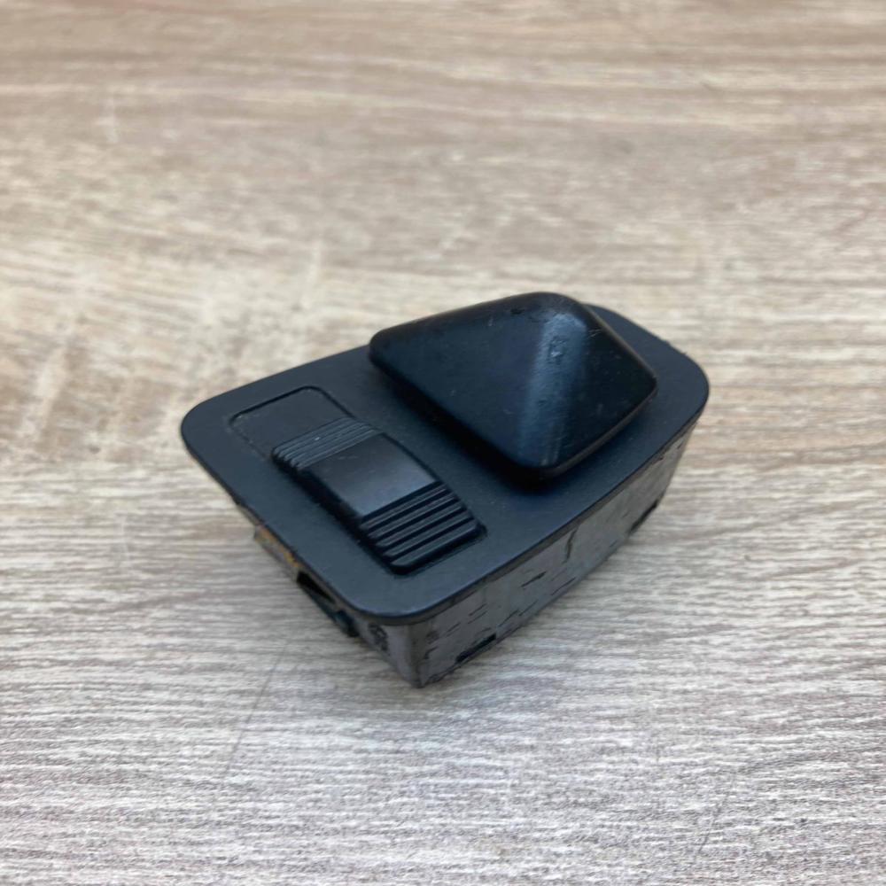 8373691   Wing mirror switch BMW 7 E38