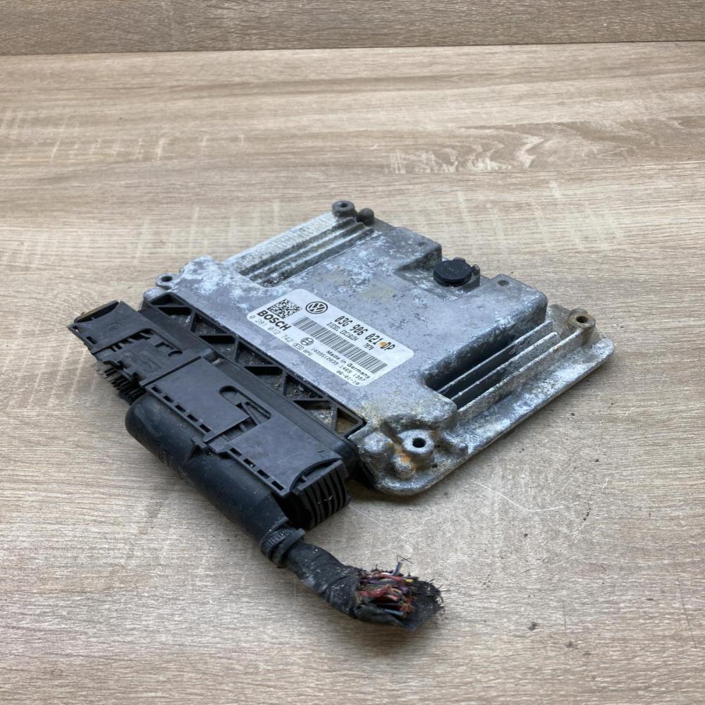 03G906021DP 0281012742  Engine control unit/module ECU Volkswagen PASSAT B7