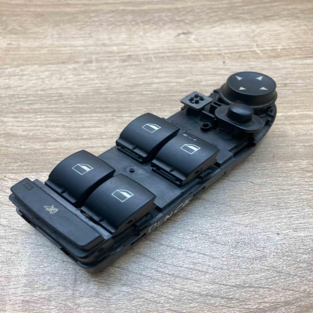 9122110 1485616  Electric window control switch BMW 5 E60 E61