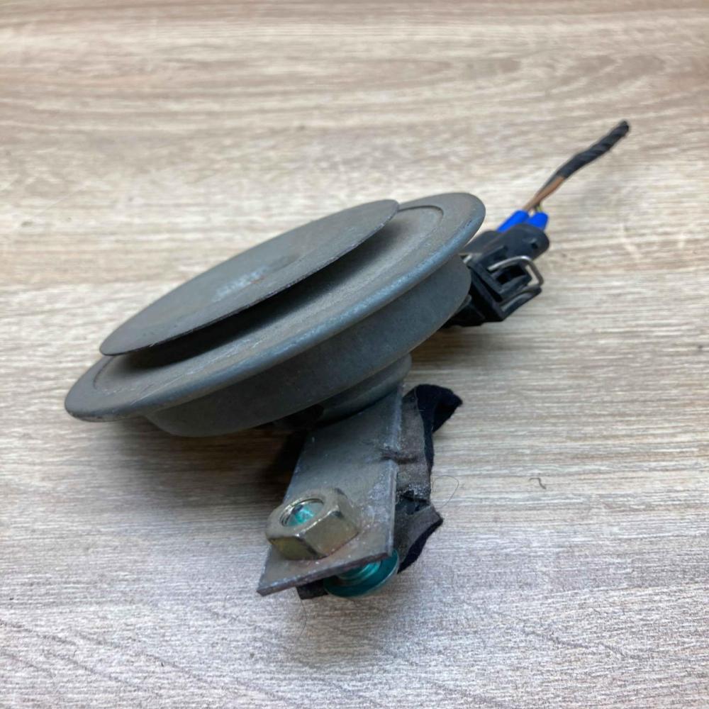 007524 14033 With Plug Horn signal Audi A4 S4 B5 8D