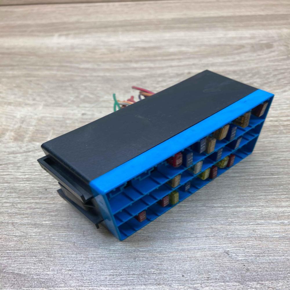 1096033J   Fuse module Renault Megane II