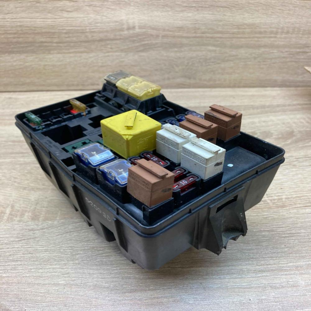 93BG 14411 AC 7154 1015  Fuse box set Ford Mondeo MK II