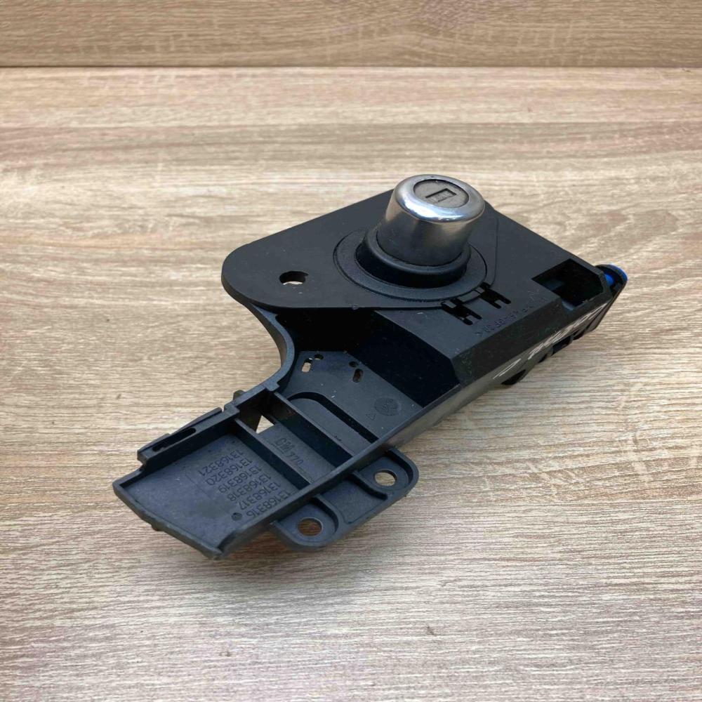 13168316 13168317  Tailgate exterior lock Opel Meriva A