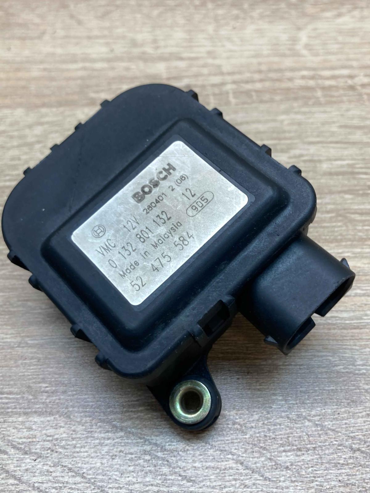 52475584 0132801132  Air flap motor/actuator Opel Astra G