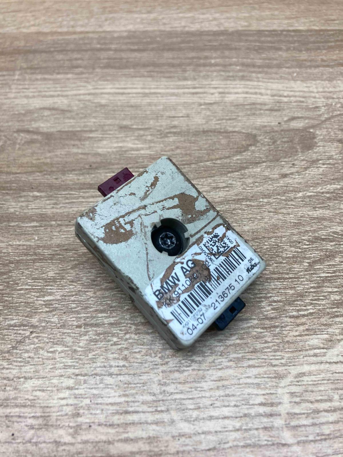 9110621 21367510  Aerial antenna amplifier BMW 3 E90 E91