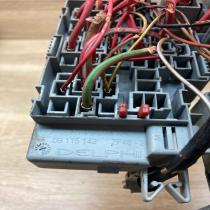 09115142 ZF48 2  Fuse module Opel Corsa C