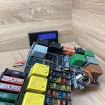09115142 ZF48 2  Fuse module Opel Corsa C