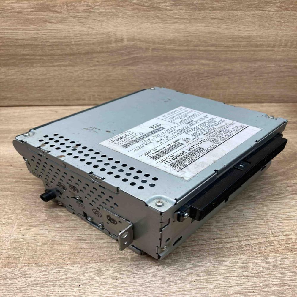 31328067AA 8G9N 18C815 AD  Radio/CD/DVD/GPS head unit Volvo V70