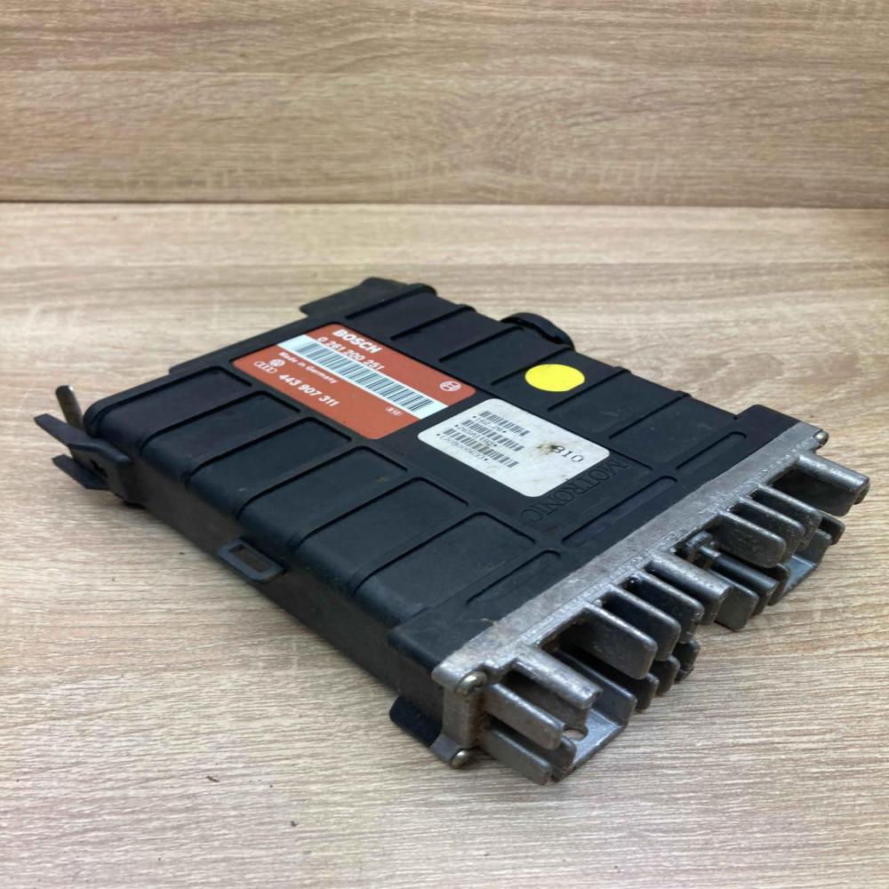 443907311 0261200251  Engine control unit/module ECU Audi 80 90 S2 B4