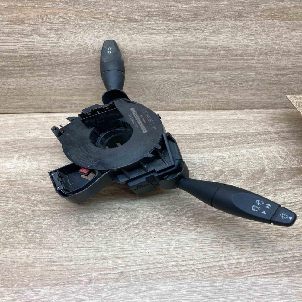 2M51 14A664 AA 98AG 17A553CC  Wiper turn signal indicator stalk/switch Ford Focu