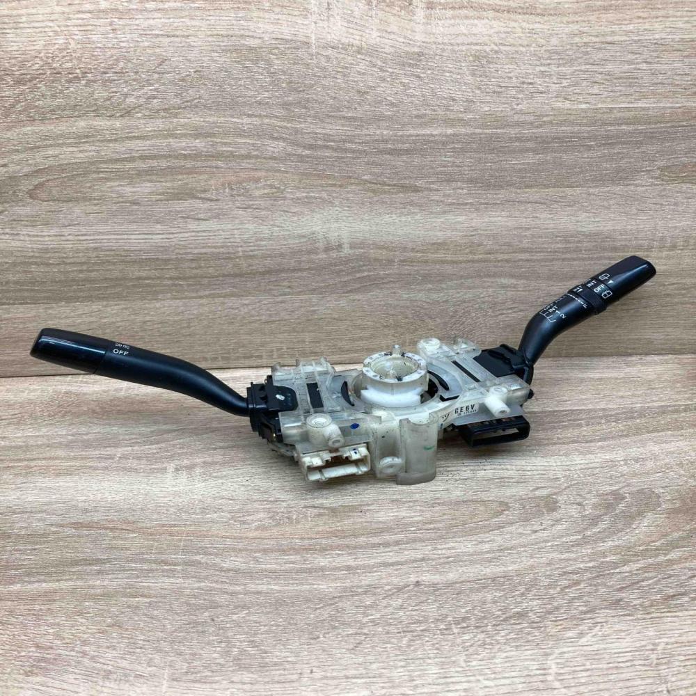 17C935 GE6V  Wiper turn signal indicator stalk/switch Mazda 626