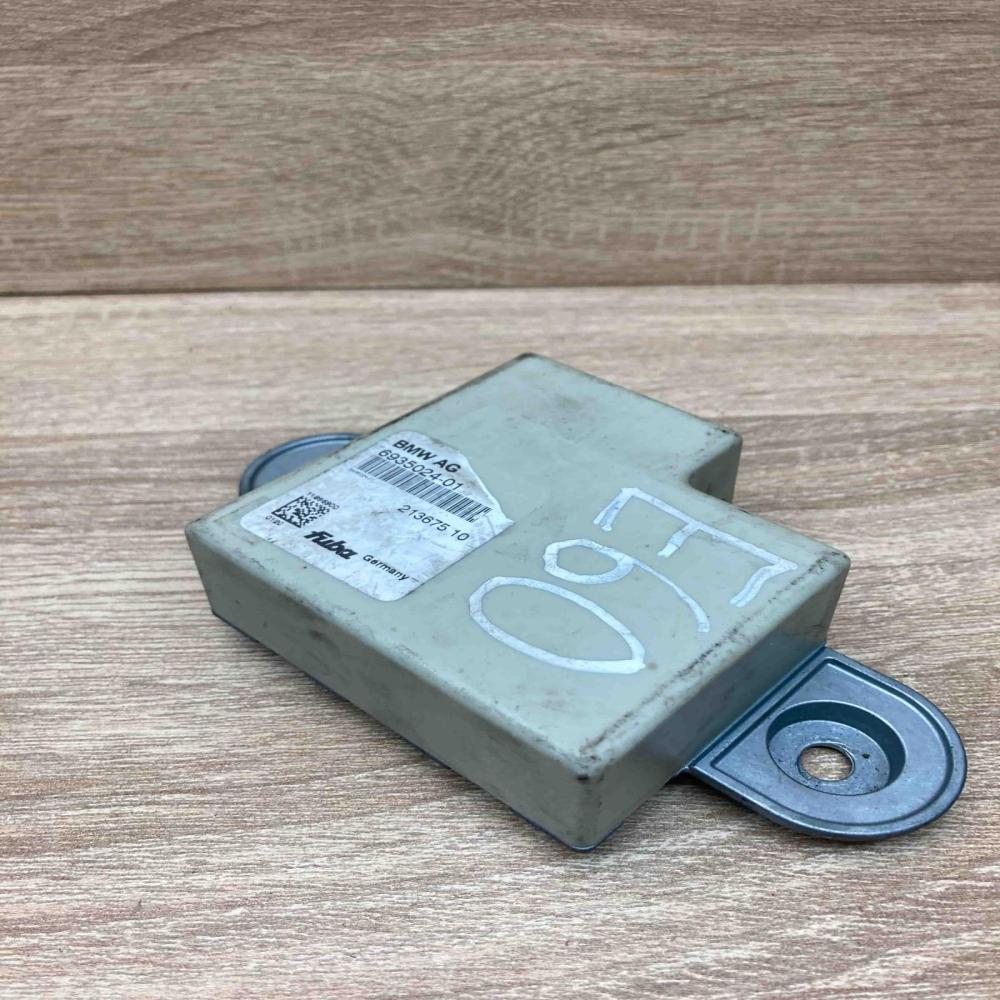 6935024 21367510  Aerial antenna amplifier BMW 5 E60 E61
