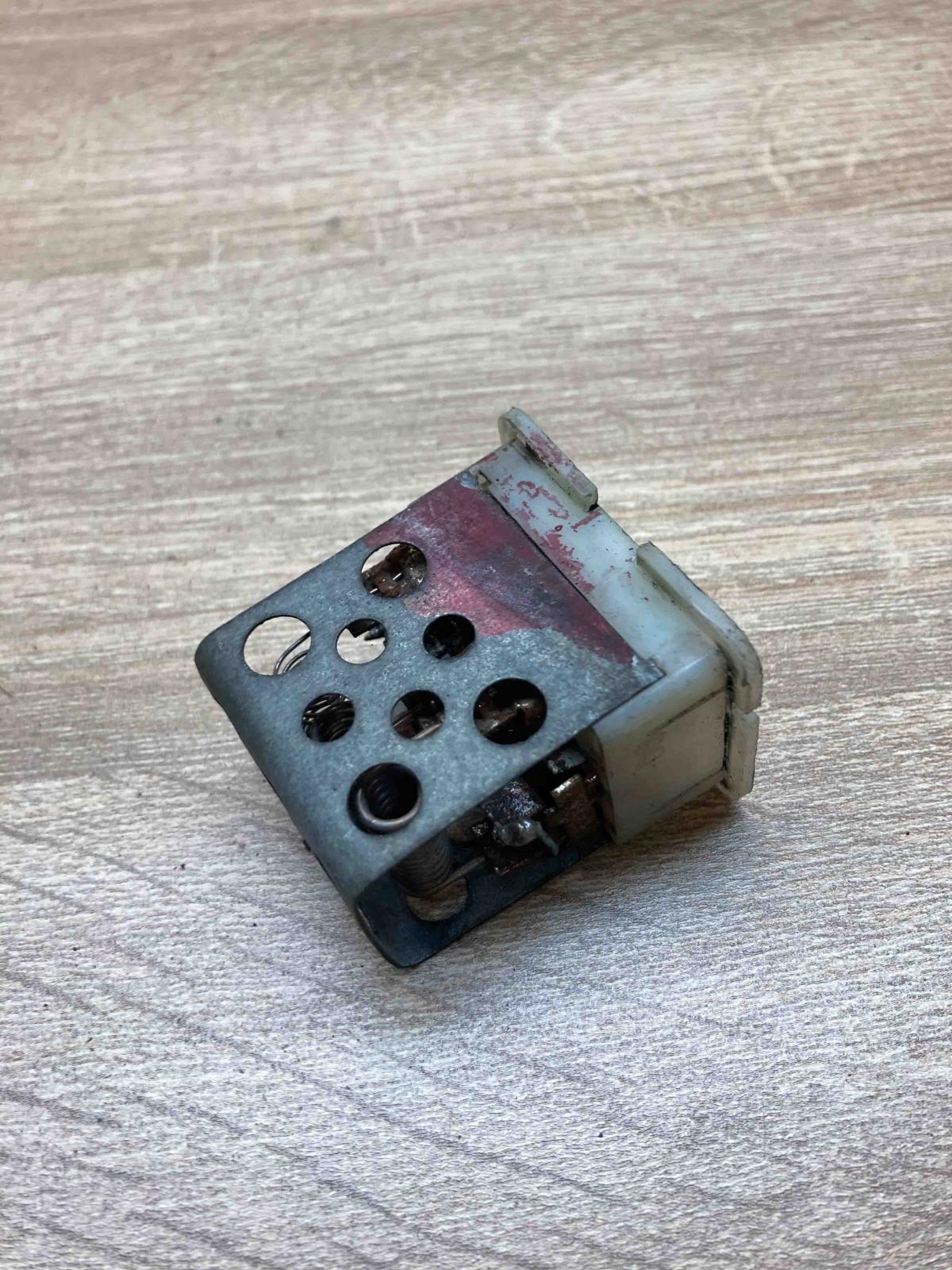 90560862 52475432  Heater blower motor/fan resistor Opel Astra H