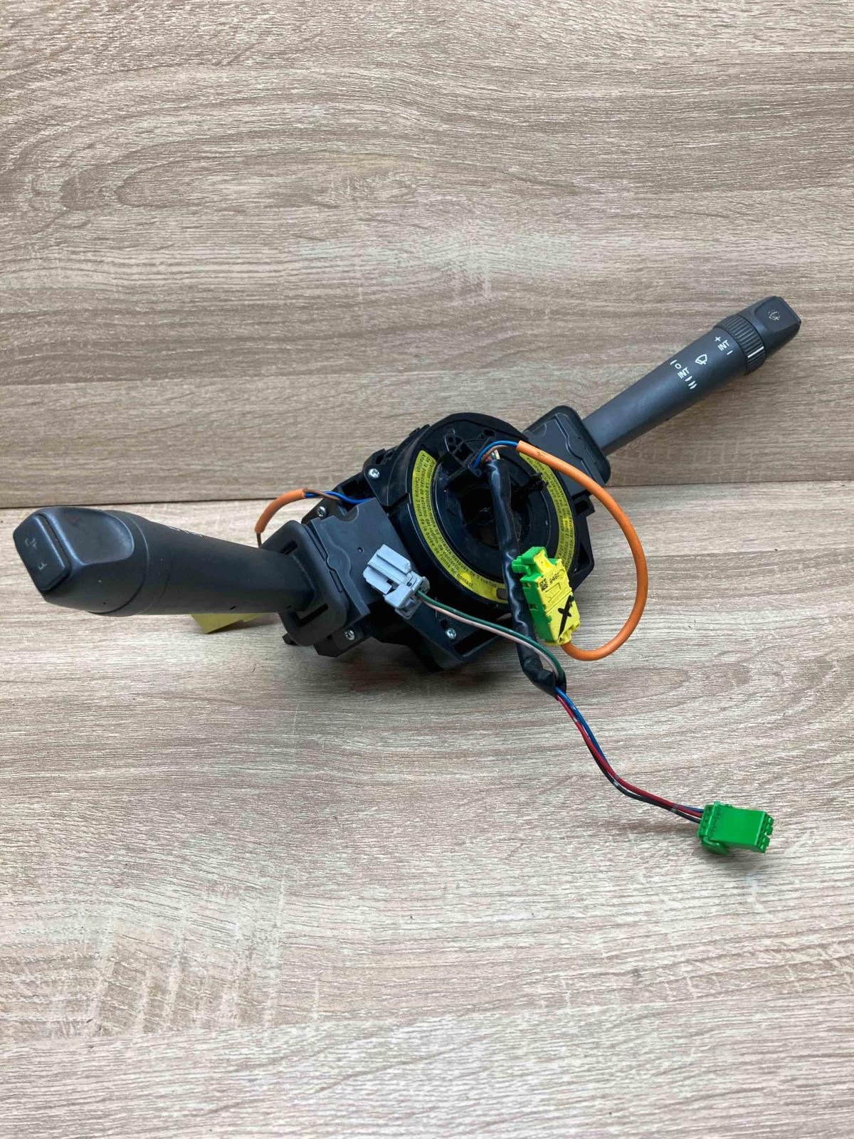 9472926  4970 Wiper turn signal indicator stalk/switch Volvo S80
