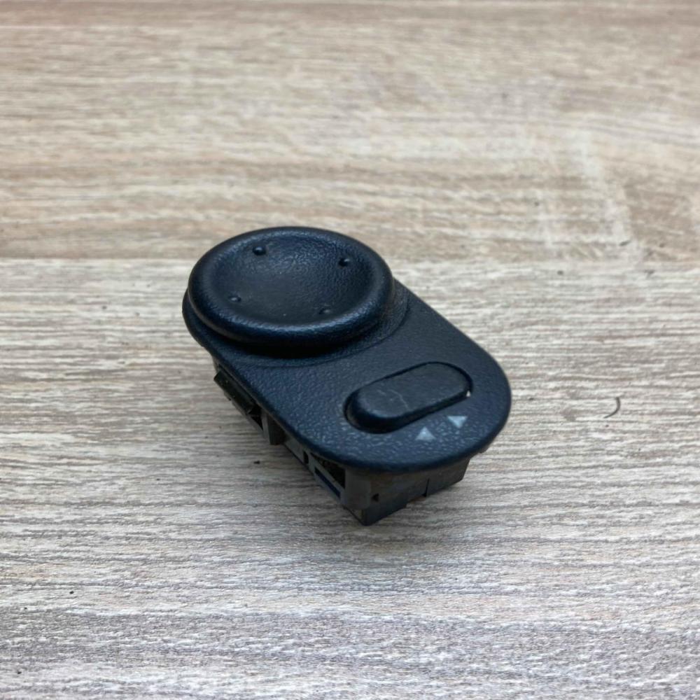 09226861   Wing mirror switch Opel Meriva A