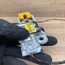 13126274  With Plug Airbag deployment crash/impact sensor Opel Vectra C