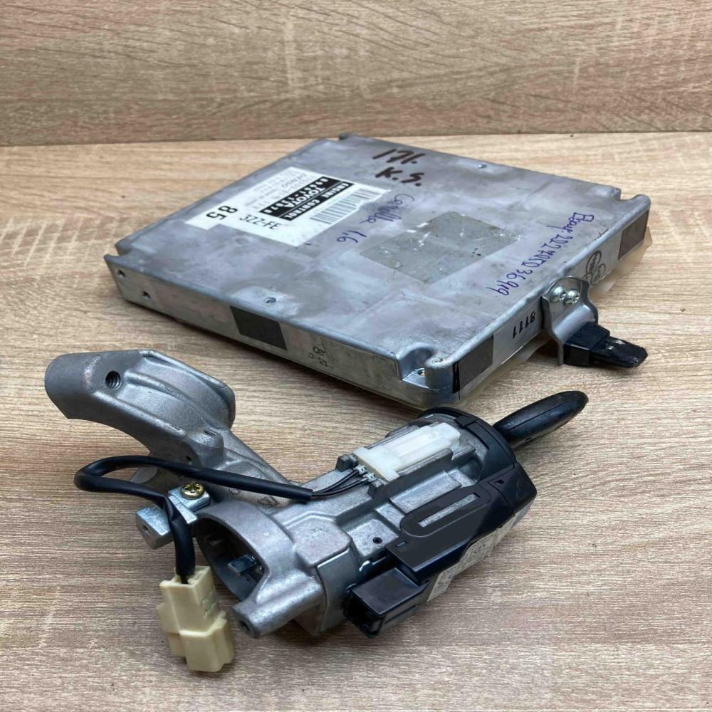 89661 13070 89783 13010  Engine ECU kit and lock set Toyota Corolla Verso E121